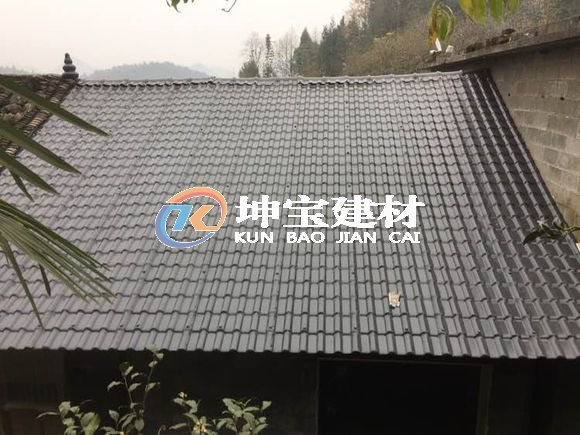 風(fēng)貌改造大力推行 樹脂瓦扮靚新農(nóng)村