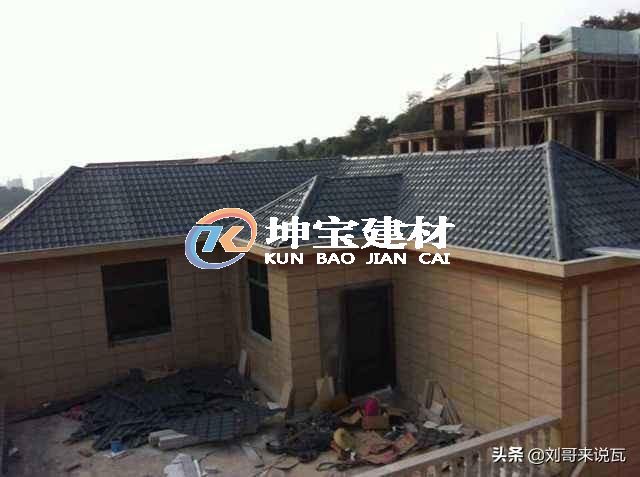 如何選樹脂瓦？瓦片千萬家，質(zhì)量第一家，選瓦不謹(jǐn)慎，親人兩行淚
